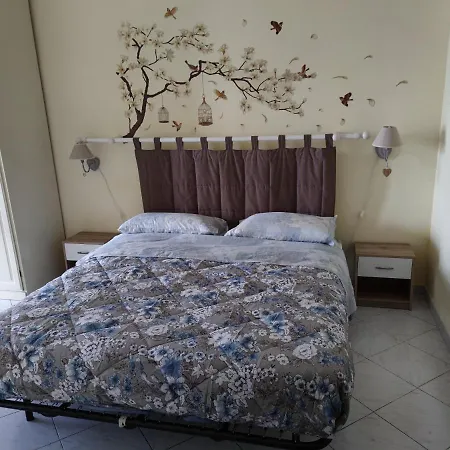 Josephine Apartment *